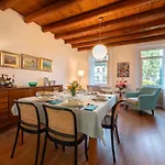 Casa Con Le Rose By Interhome *