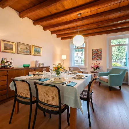 Casa Con Le Rose By Interhome *